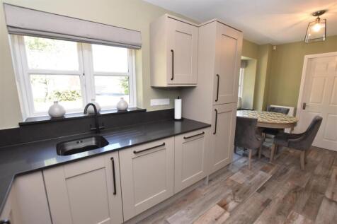KITCHEN DINING ROOM