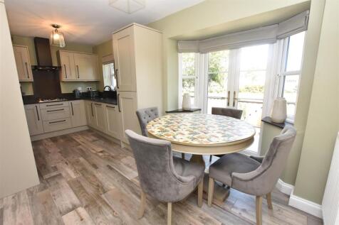 KITCHEN DINING ROOM