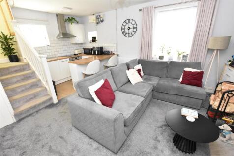 LIVING KITCHEN AREA
