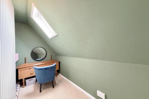 Play/dressing/Hobby Room