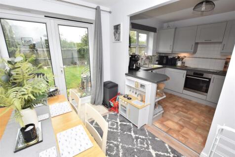 KITCHEN DINING ROOM