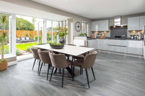 KITCHEN/ DINING AREA
