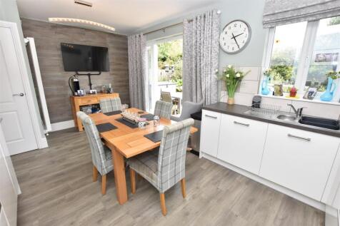KITCHEN DINING ROOM