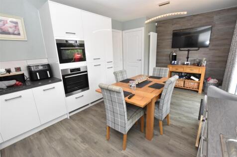 KITCHEN DINING ROOM