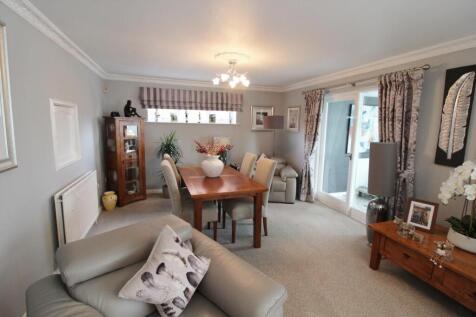 Lounge Dining Room