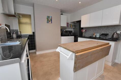 KITCHEN DINING ROOM