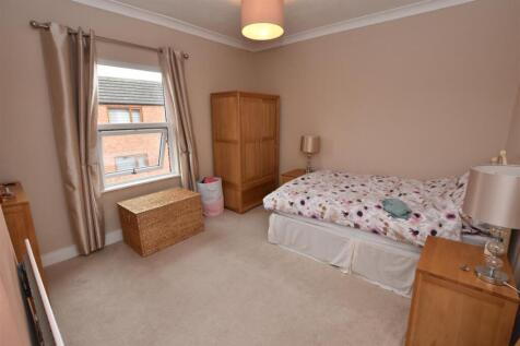 DOUBLE BEDROOM