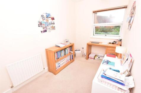DOUBLE BEDROOM