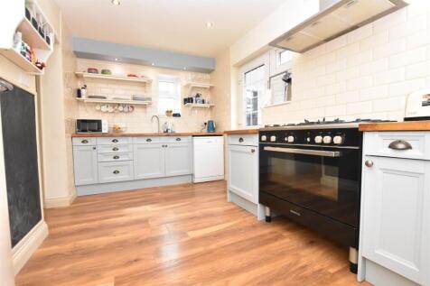 KITCHEN DINING ROOM