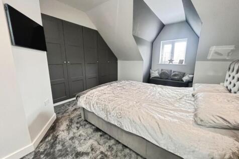 pbox-bedroom-326755.JPG