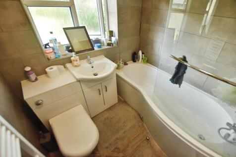 pbox-bathroom-326597.jpg