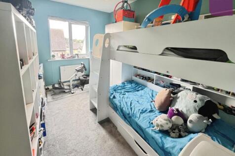 pbox-bedroom-326788.JPG