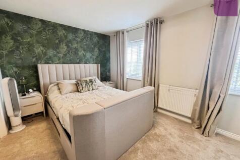 pbox-bedroom-326788.JPG
