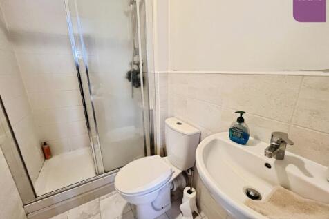 pbox-bathroom-326788.JPG
