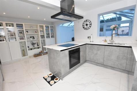 OPEN PLAN KITCHEN DINING ROOM
