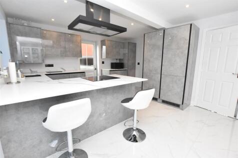 OPEN PLAN KITCHEN DINING ROOM