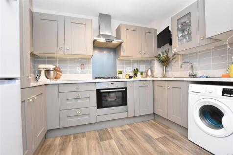 KITCHEN DINING ROOM