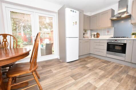 KITCHEN DINING ROOM