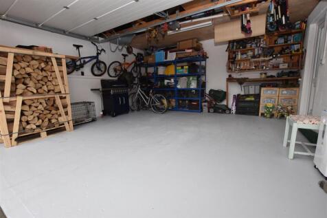 DOUBLE GARAGE