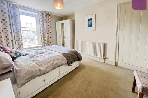 pbox-bedroom-337308.JPG
