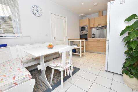 KITCHEN DINING ROOM