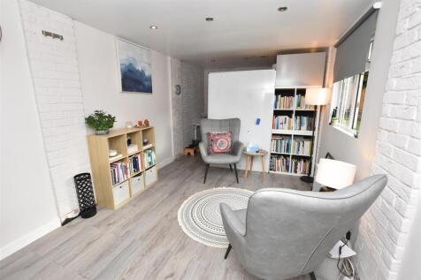 GARDEN OFFICE