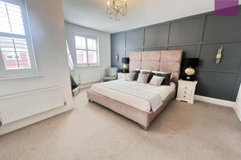 pbox-bedroom-335207.JPG