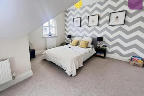 pbox-bedroom-335207.JPG