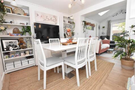 KITCHEN DINING ROOM