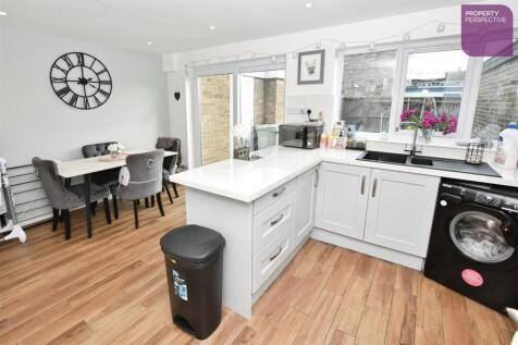 KITCHEN DINING ROOM