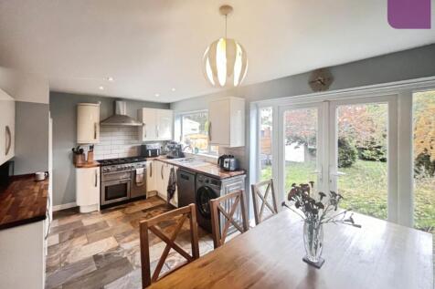 Open Plan Kitchen Dining Area