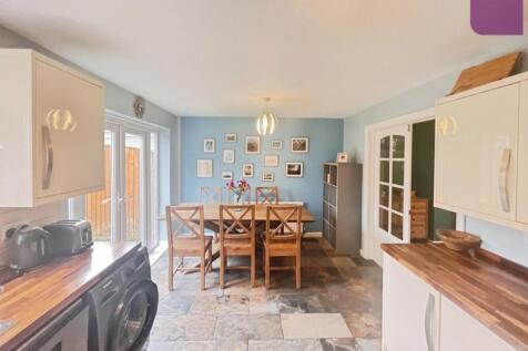 Open Plan Kitchen Dining Area