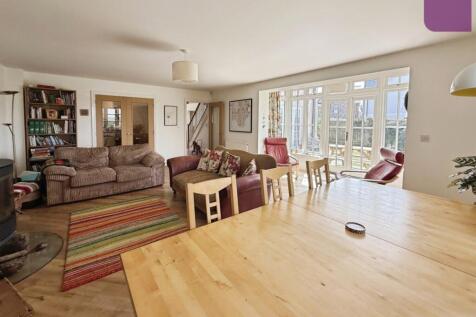 Family Room.JPG