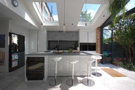 4 bedroom House for rent- LUXURY