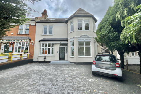1 bedroom to rent on Green Lanes, Palmers Green, 