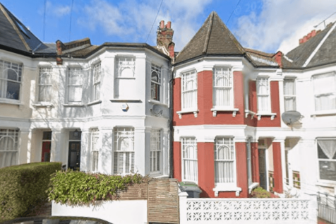 2 bedroom First floor Flat for rent