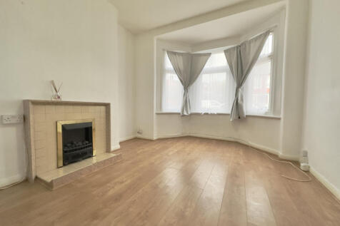 3 Bedroom To Rent in N22