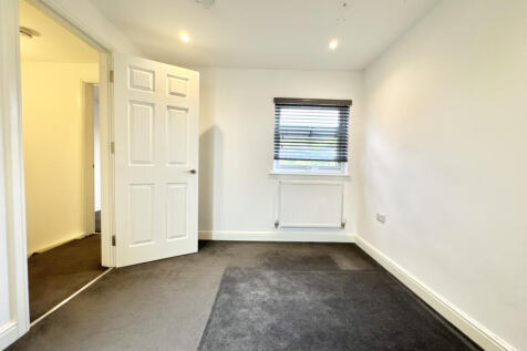 1st Bedroom with en suite