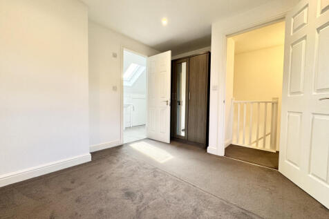 1st Bedroom with en suite