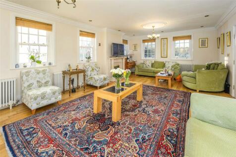 Formal Lounge