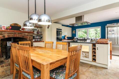 KITCHEN / DINER VIEW TWO
