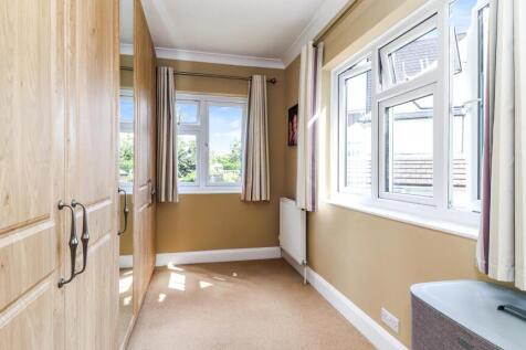 BEDROOM ONE DRESSING AREA