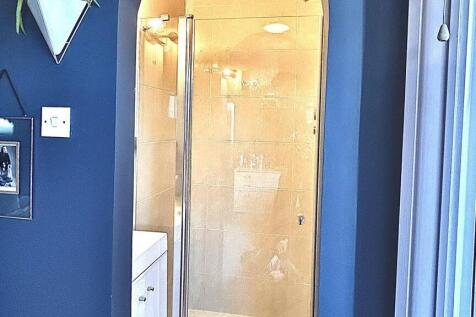 ENSUITE SHOWER