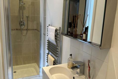 ENUITE SHOWER ROOM