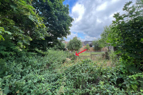Image 1 - Rear ga...