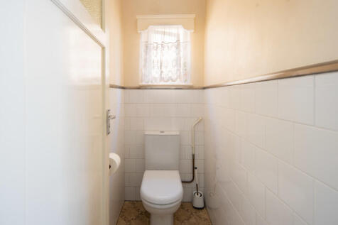 11_Bathroom