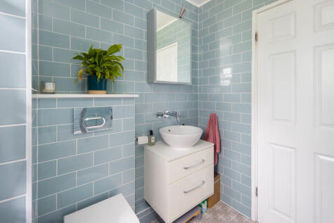 4_Bathroom