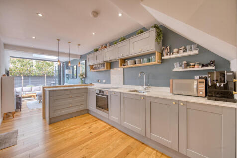 7 Kitchen 1
