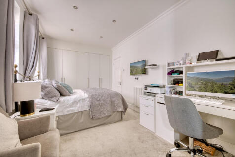 Bedroom 1b