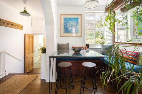 8_Dining Area
